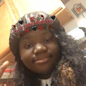 Meet your Posher, Mya